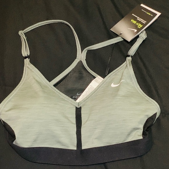 Nike Women’s Sports Bra (Small) - Picture 3 of 4